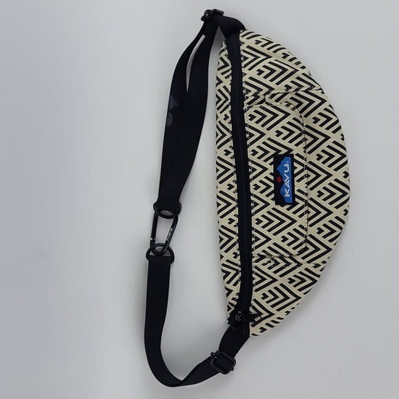 Kavu Bags Kavu Adjustable Fanny Pack Poshmark
